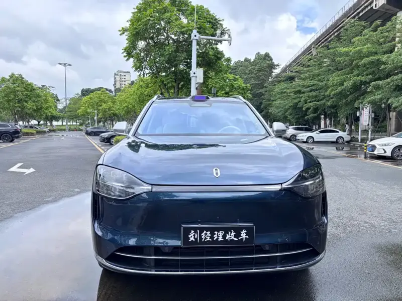 AITO M9, 2025
