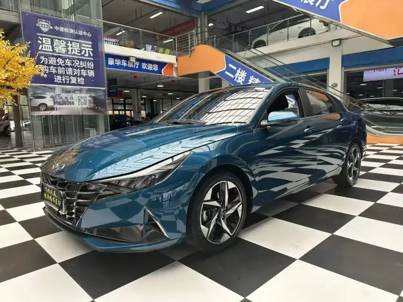Hyundai Elantra, 2022