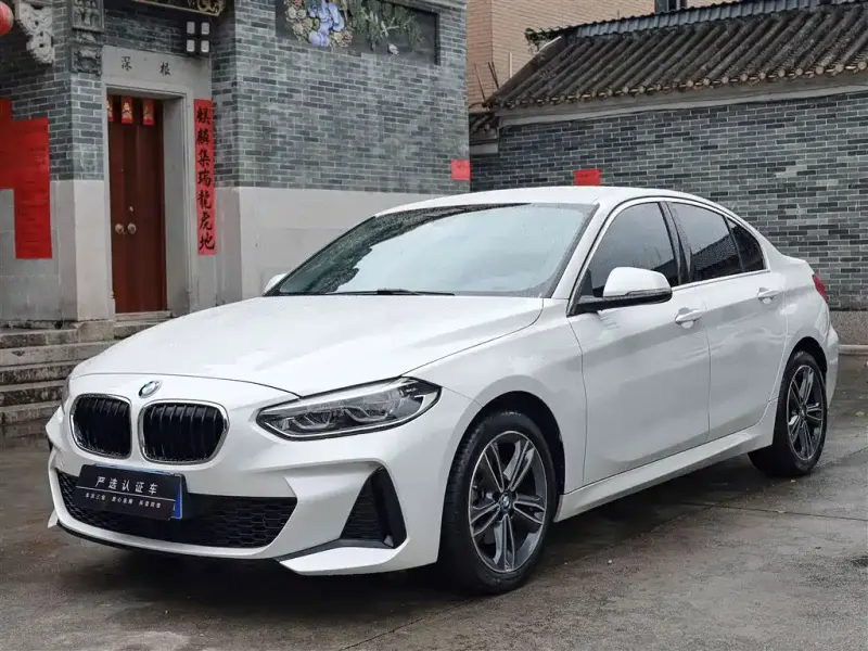 BMW 1 Series, 2022