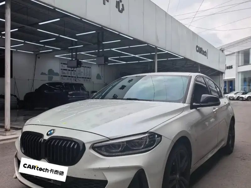 BMW 1 Series, 2022