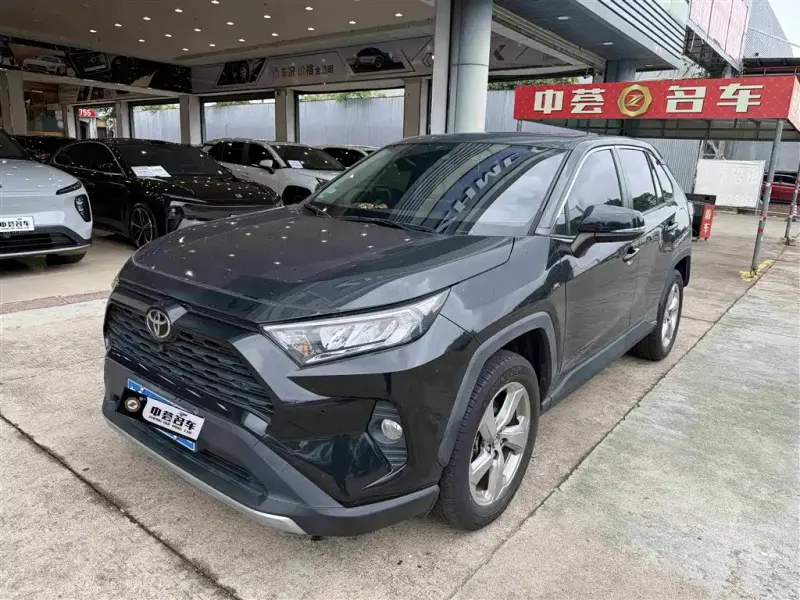 Toyota RAV4, 2023
