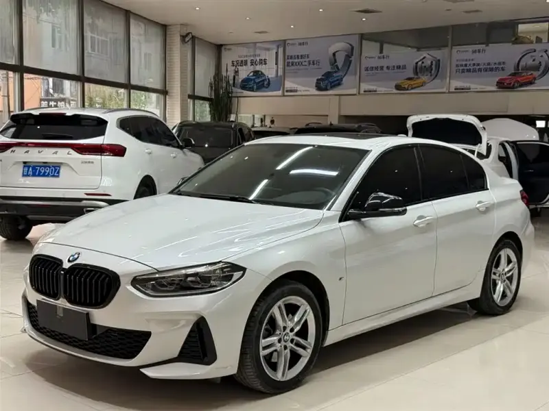 BMW 1 Series, 2022