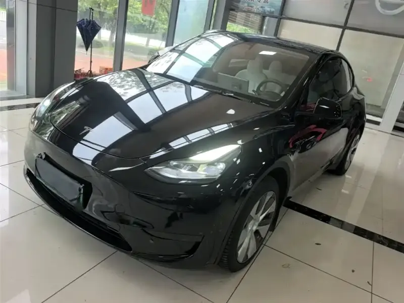 Tesla Model Y, 2023