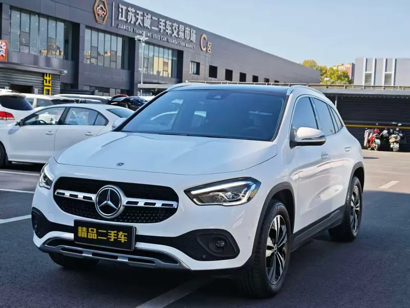 Mercedes-Benz GLA, 2022