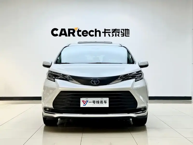 Toyota Sienna, 2024