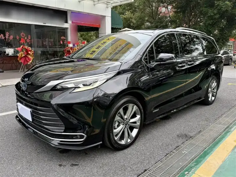 Toyota Sienna, 2023