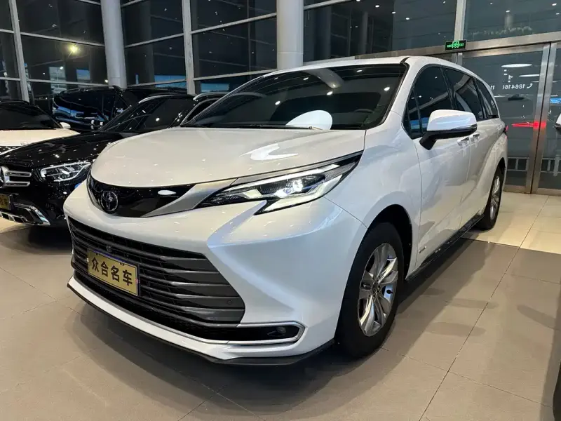 Toyota Sienna, 2024