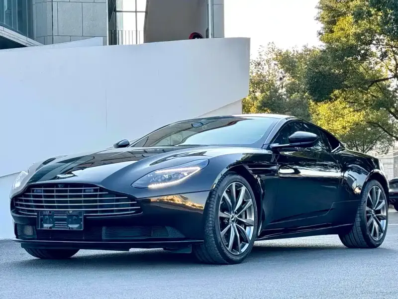 Aston Martin DB11, 2019