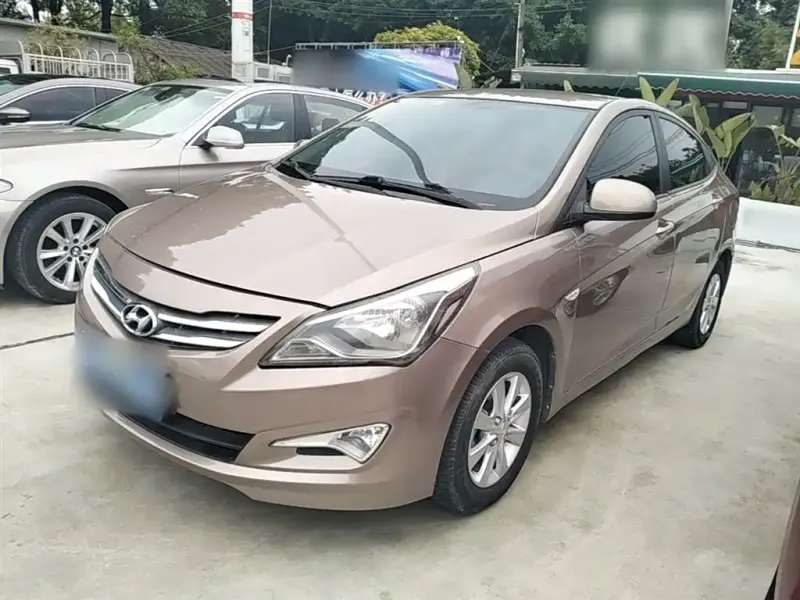 Hyundai Verna, 2015