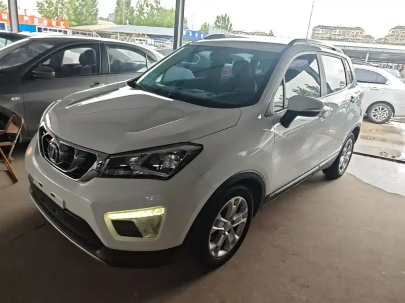 Changan CS15, 2016