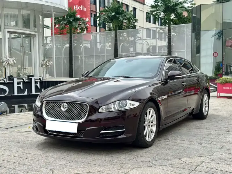 Jaguar XJ, 2013