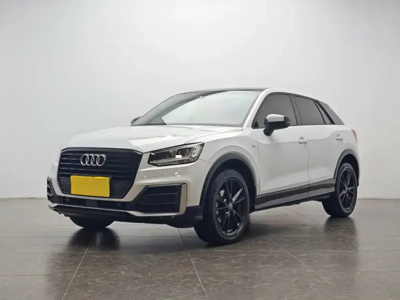 Audi Q2L, 2021