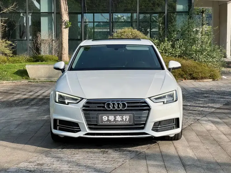 Audi A4L, 2017