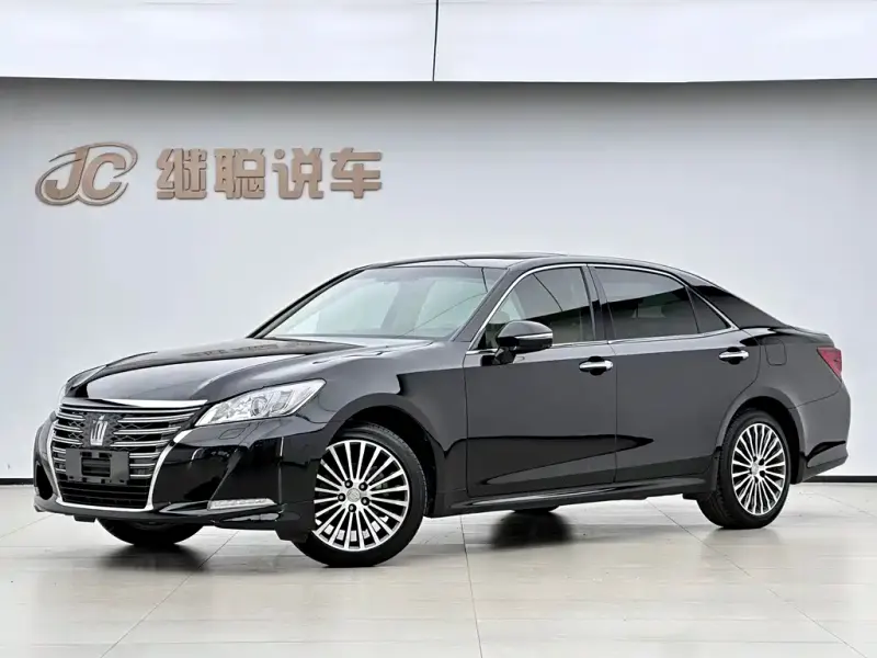 Toyota Crown, 2017