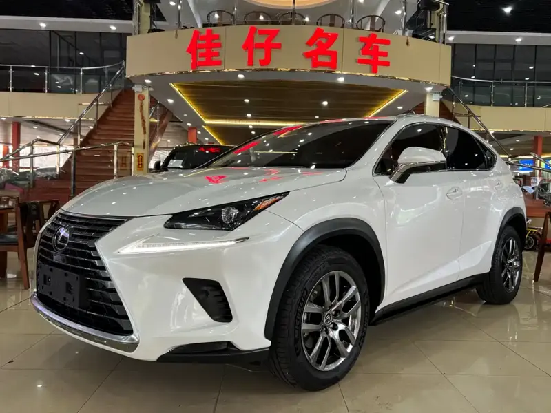 Lexus NX, 2018