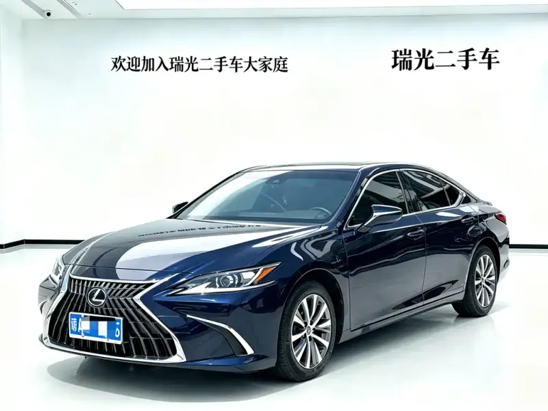 Lexus ES, 2021