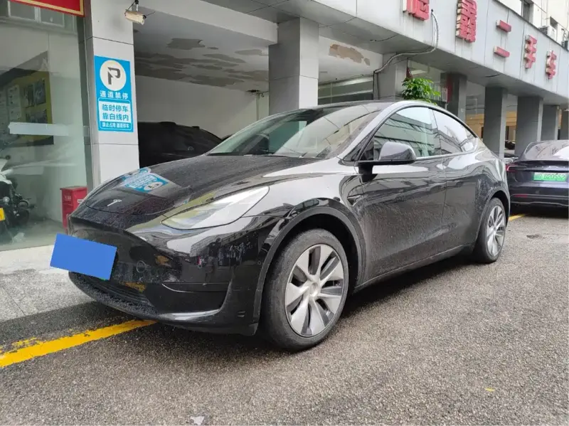 Tesla Model Y, 2023