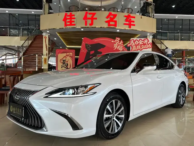 Lexus ES, 2019