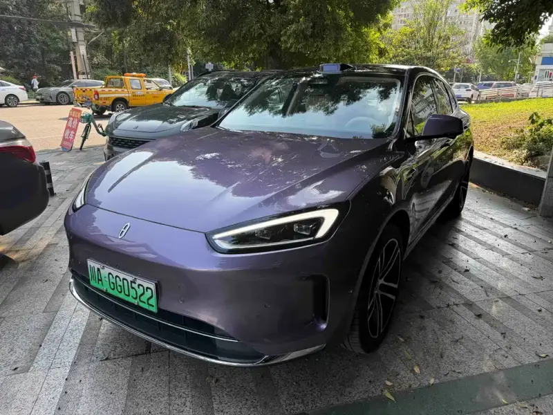 AITO M5, 2025