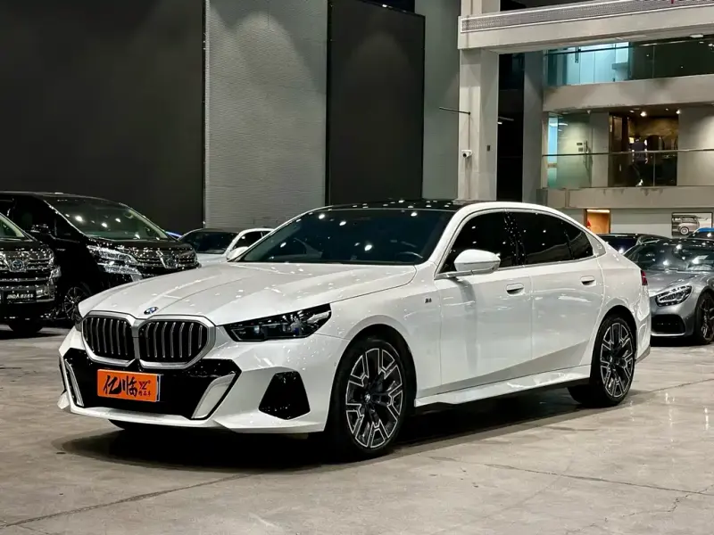 BMW 5 Series, 2024