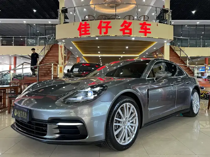 Porsche Panamera, 2019