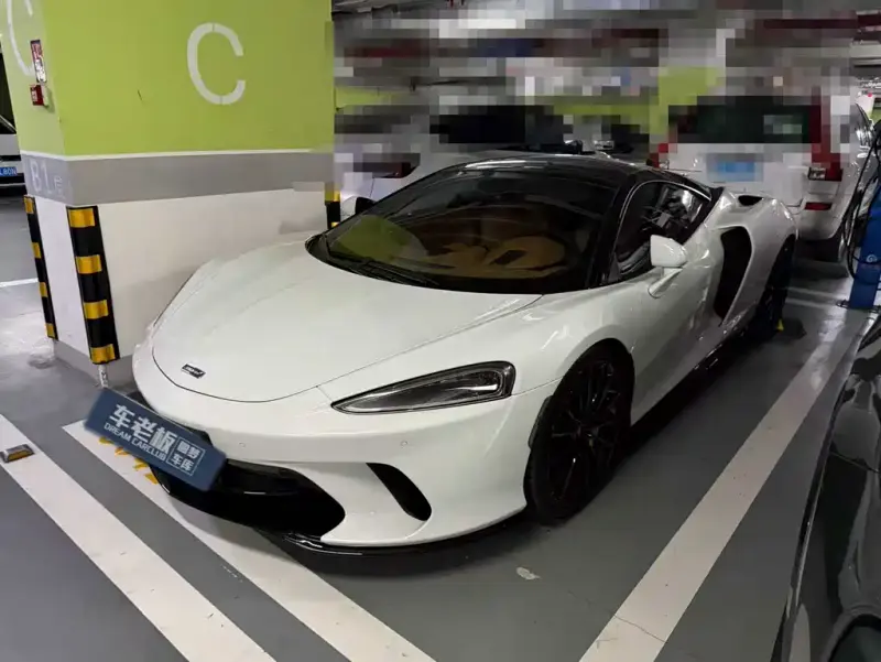 McLaren GT, 2022