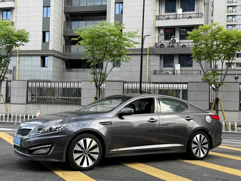 Kia K5, 2011