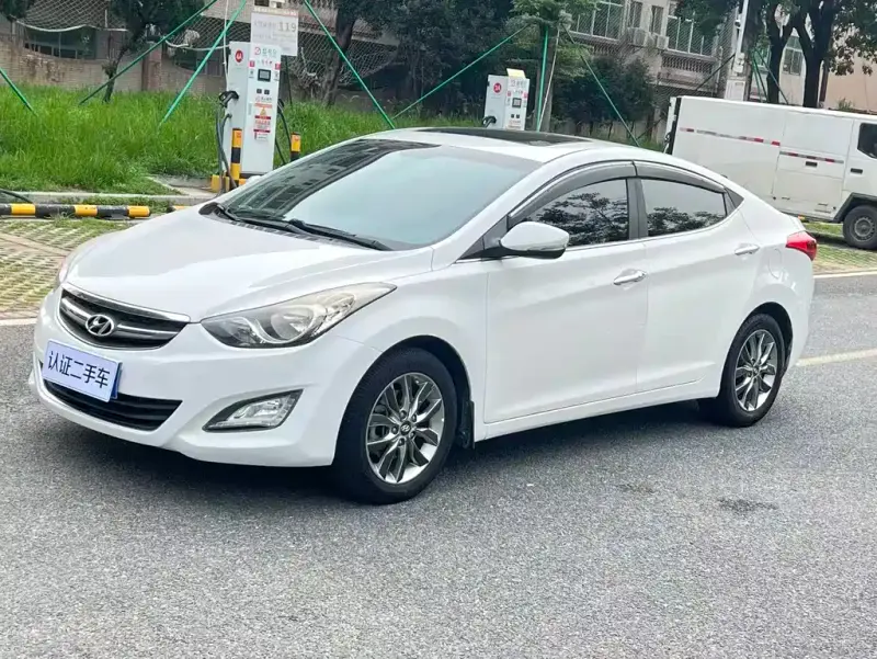 Hyundai Elantra Langdong, 2015