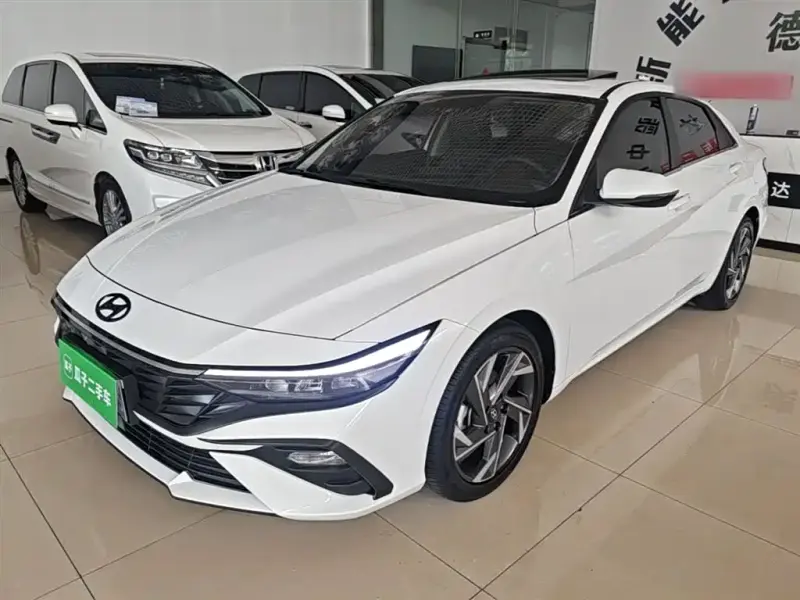 Hyundai Elantra, 2025