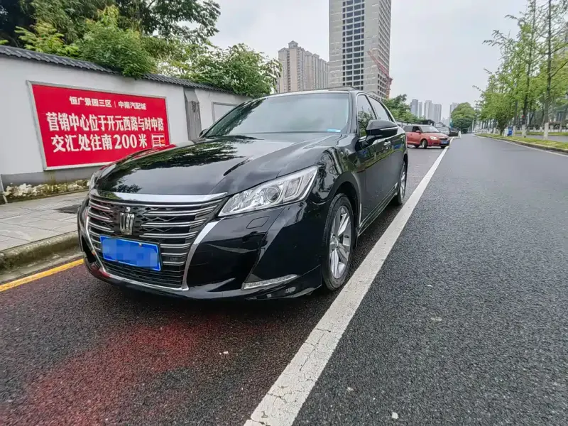 Toyota Crown, 2017