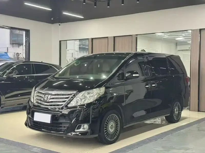 Toyota Alphard, 2012