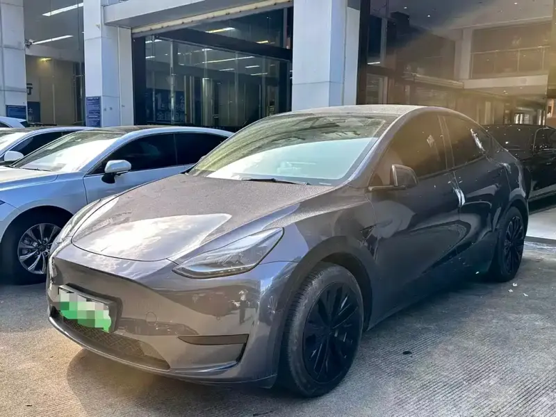 Tesla Model Y, 2023