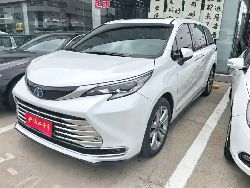 Toyota Sienna, 2023