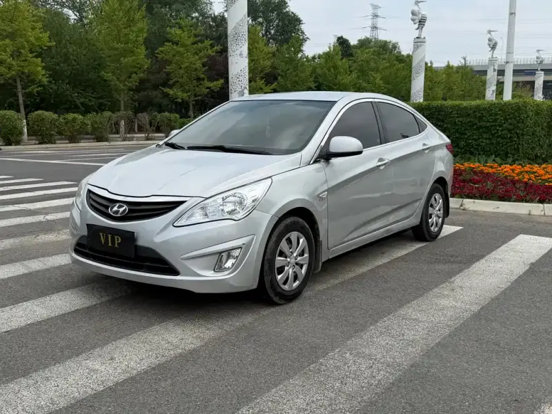 Hyundai Verna, 2013