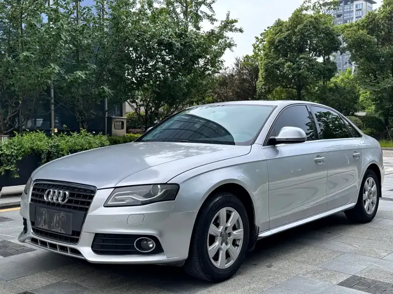 Audi A4L, 2011