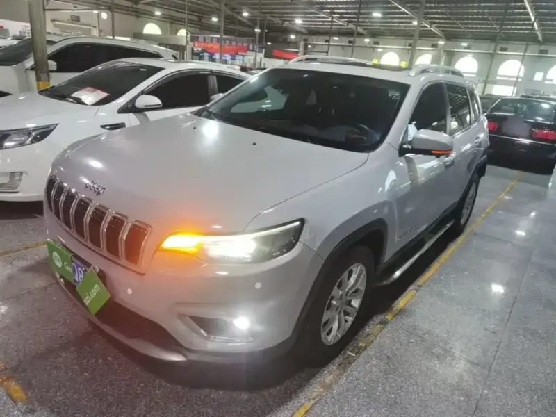 Jeep Cherokee, 2021