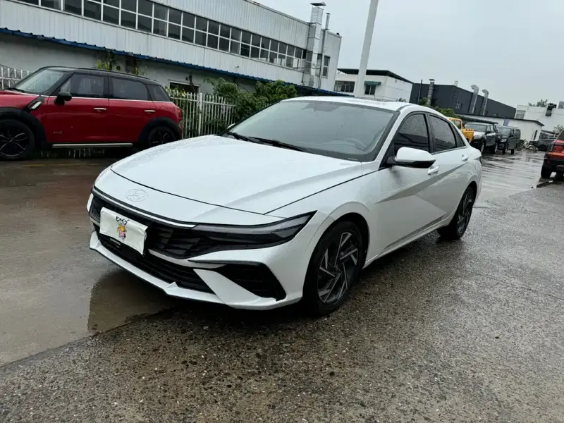 Hyundai Elantra, 2023