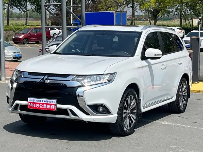 Mitsubishi Outlander, 2021