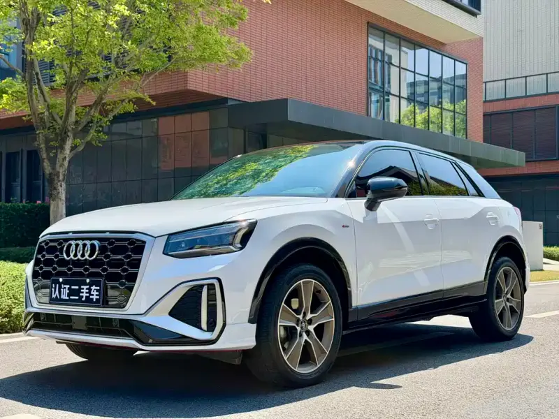 Audi Q2L, 2022