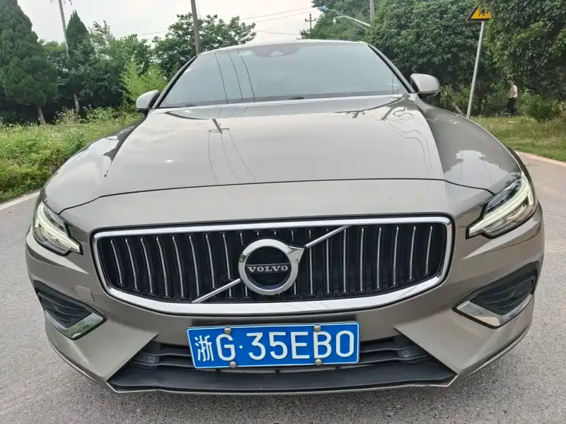 Volvo S60, 2022