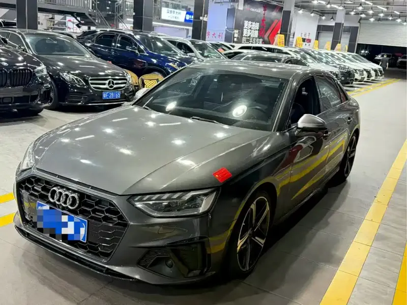 Audi A4L, 2022