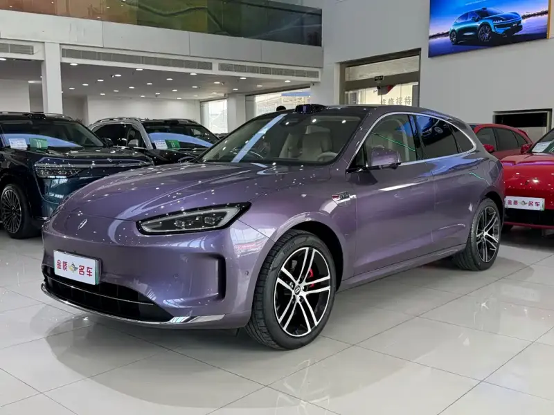 AITO M5, 2025