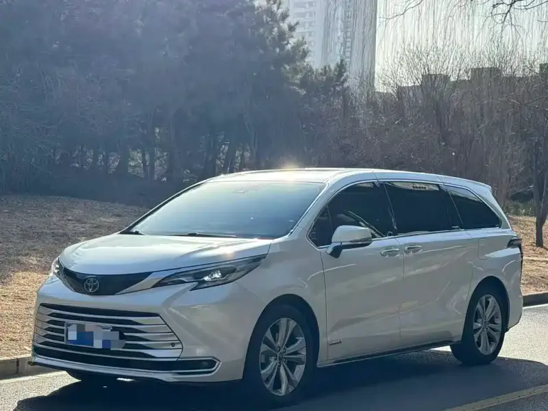 Toyota Sienna, 2023