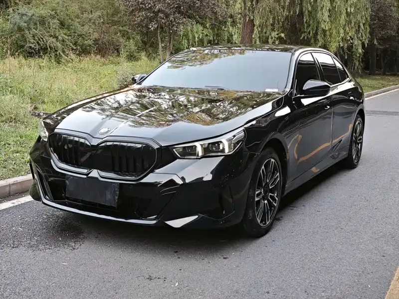 BMW 5 Series, 2025