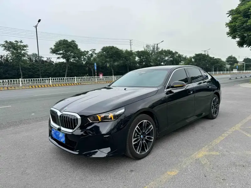 BMW 5 Series, 2026