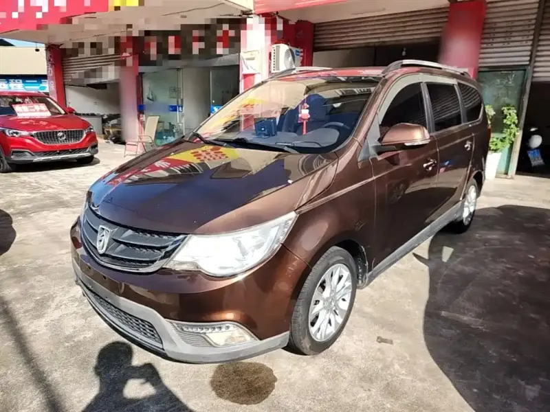 Baojun 730, 2015