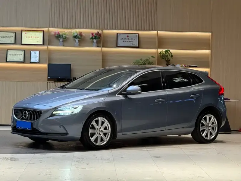 Volvo V40, 2017
