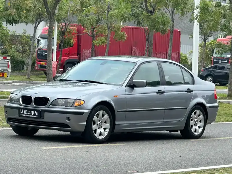 BMW 3 Series, 2005