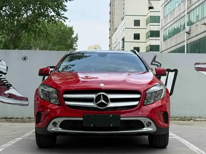 Mercedes-Benz GLA, 2015