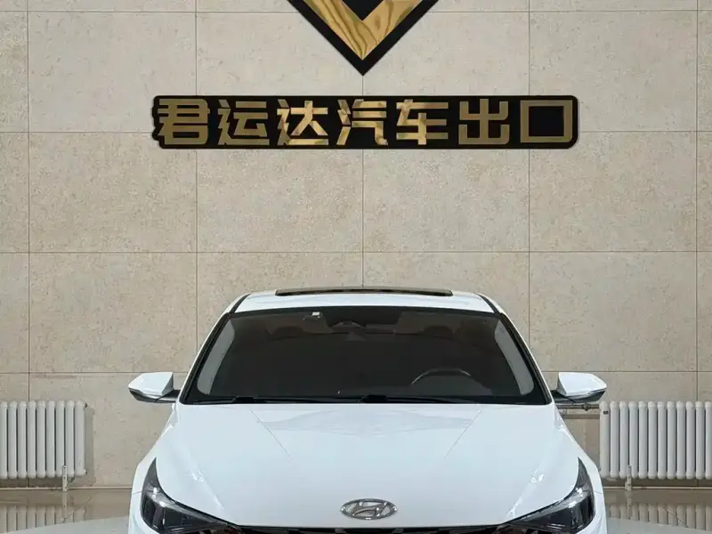 Hyundai Elantra, 2022